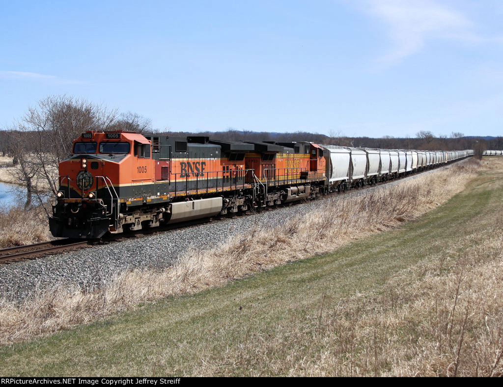 BNSF 1005